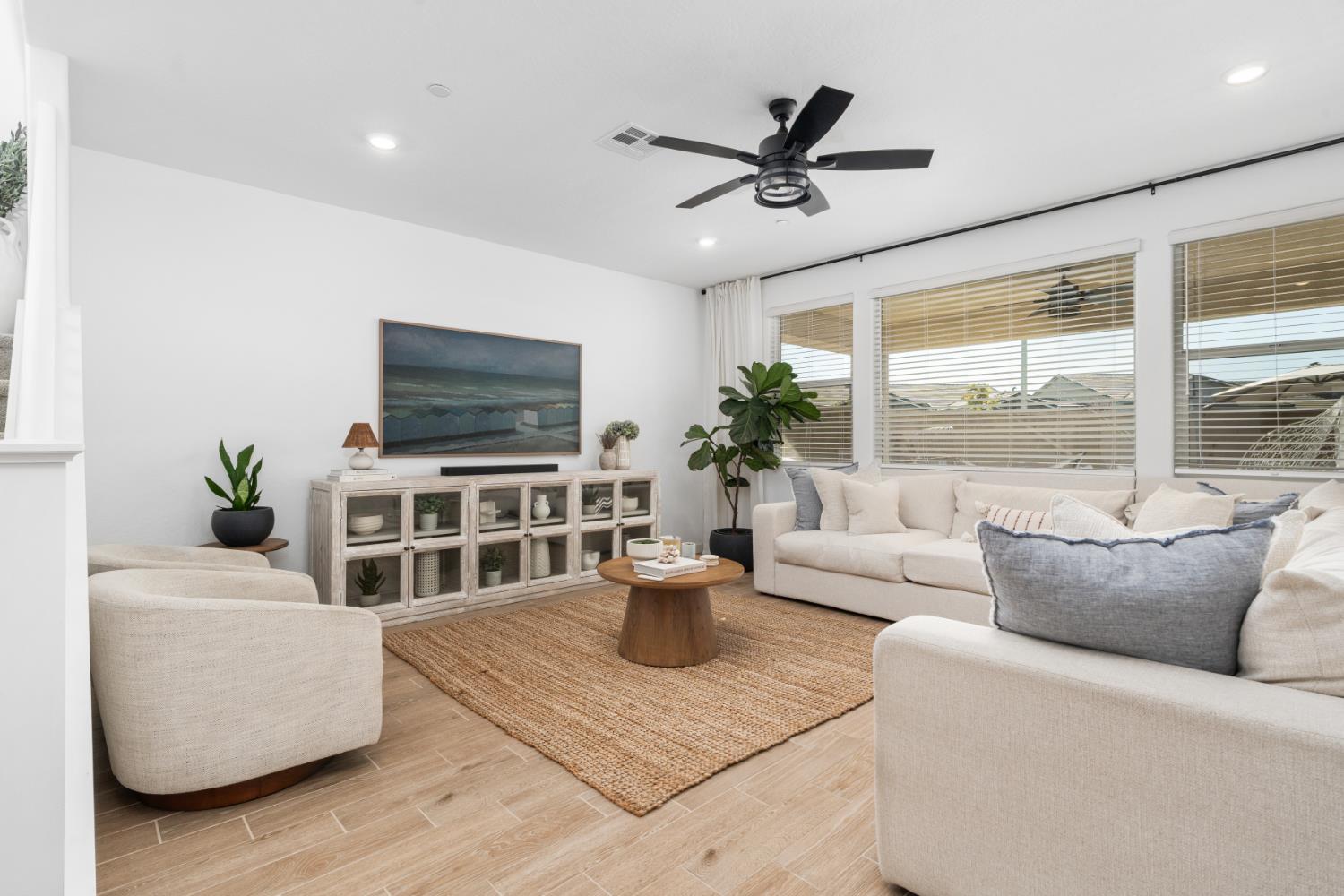 2212 N Argyle Ave, Clovis, CA 93619