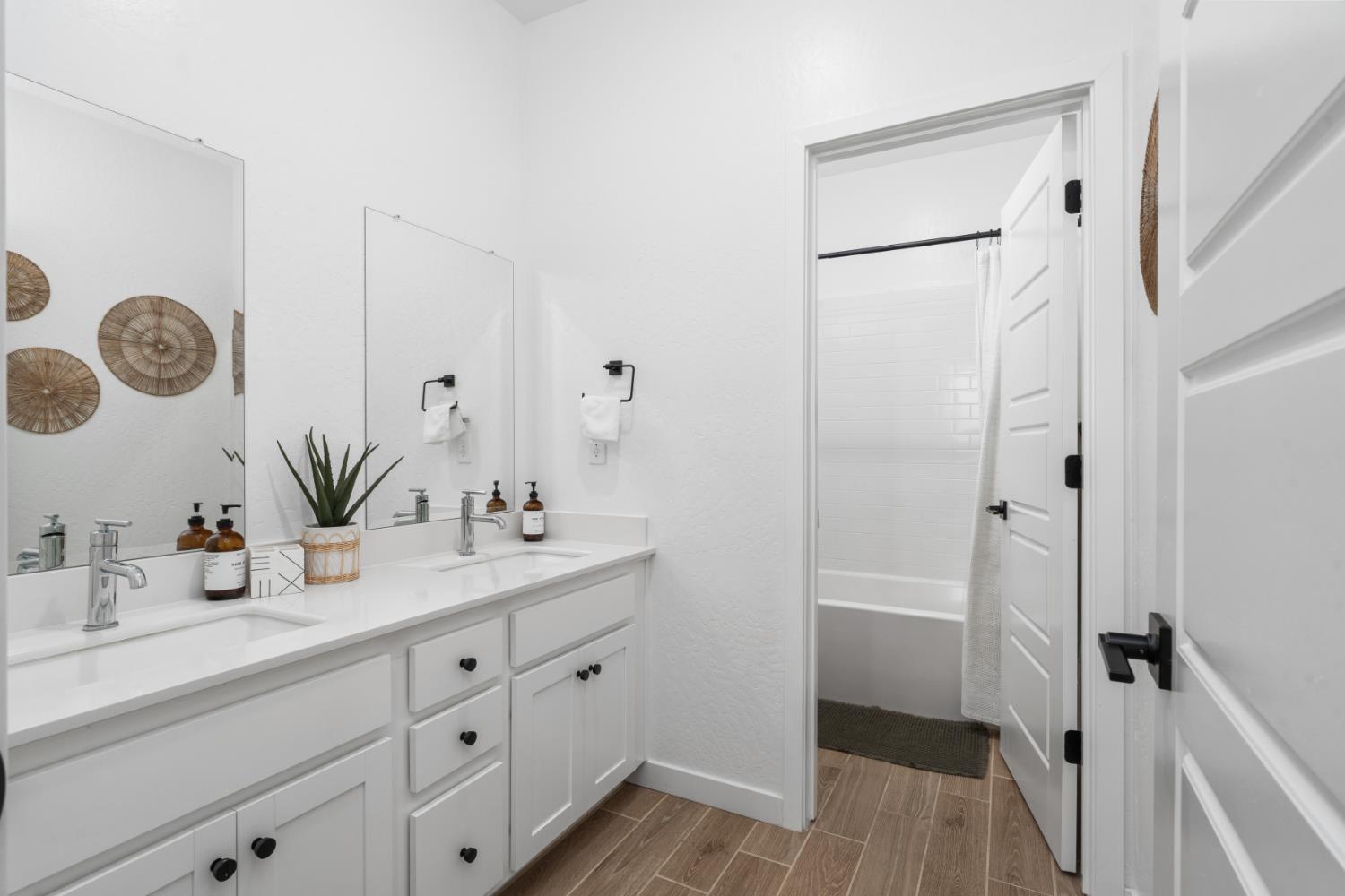 2212 N Argyle Ave, Clovis, CA 93619