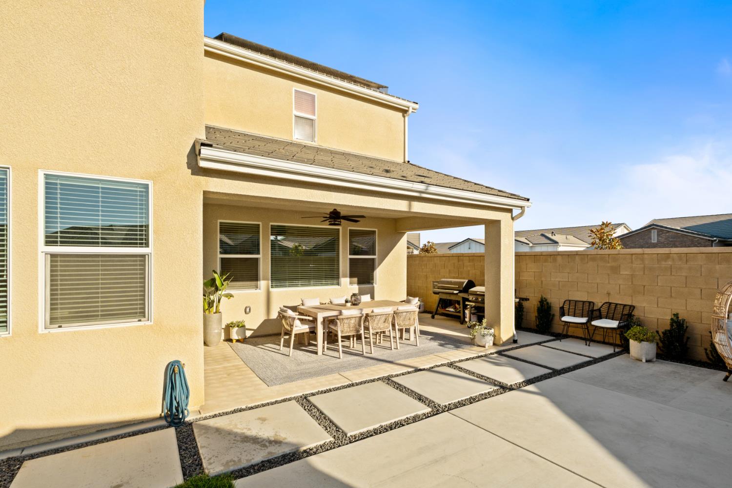 2212 N Argyle Ave, Clovis, CA 93619