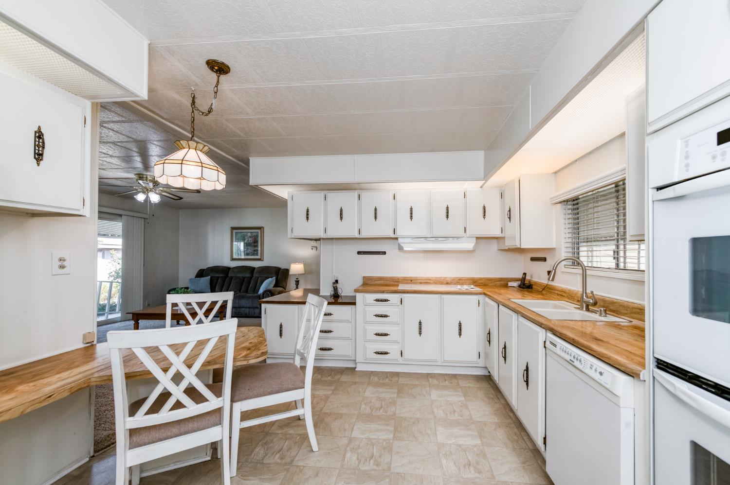 1300 W Olson Ave #145, Reedley, CA 93654