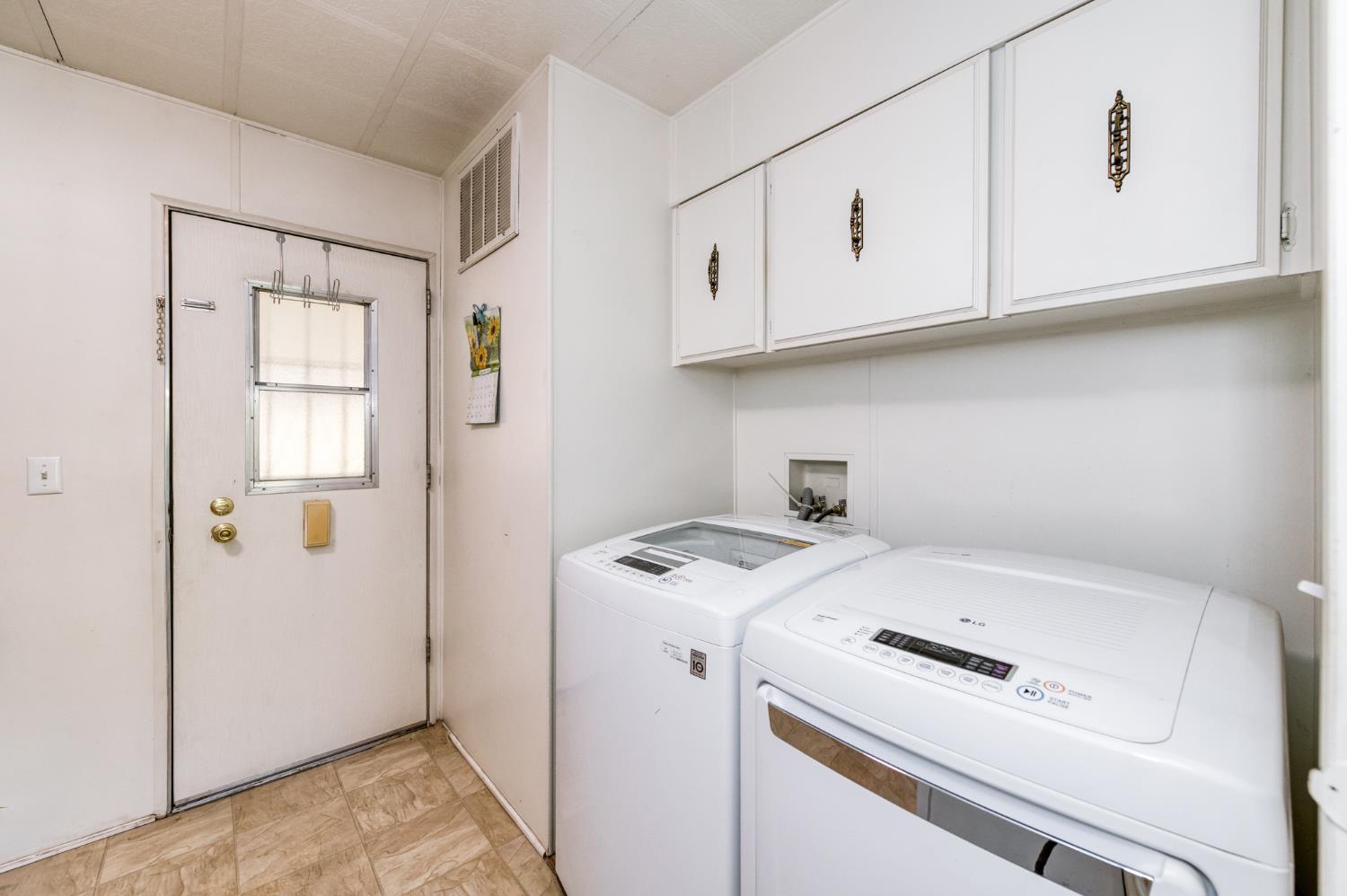 1300 W Olson Ave #145, Reedley, CA 93654