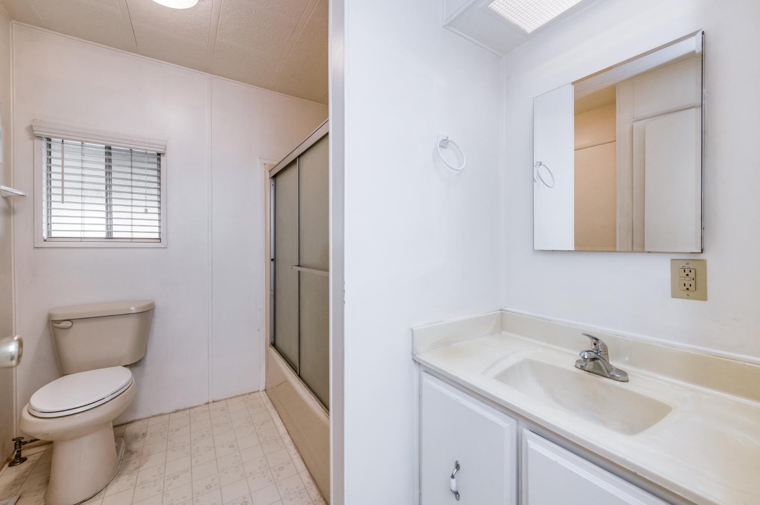 1300 W Olson Ave #145, Reedley, CA 93654