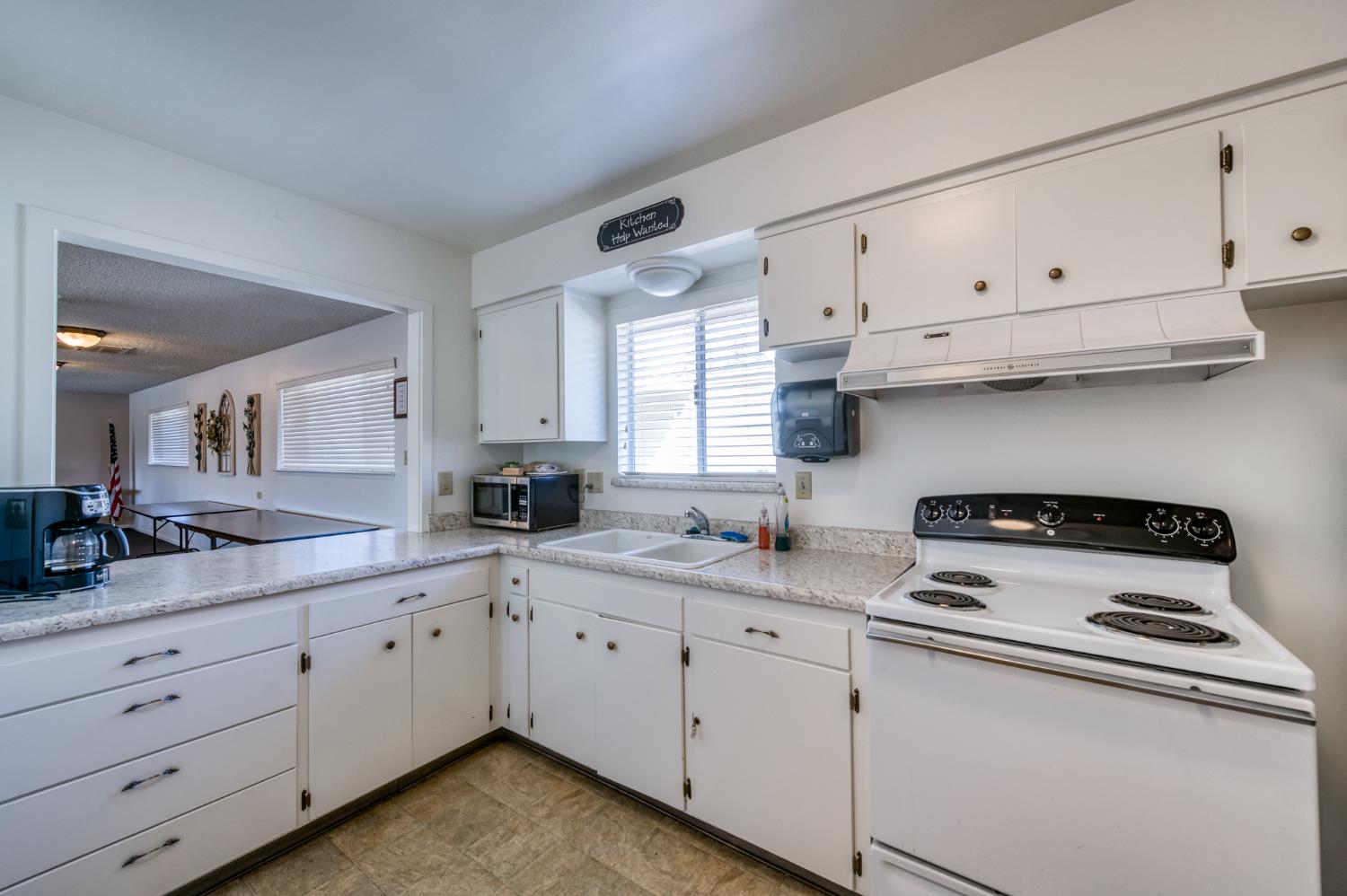 1300 W Olson Ave #145, Reedley, CA 93654