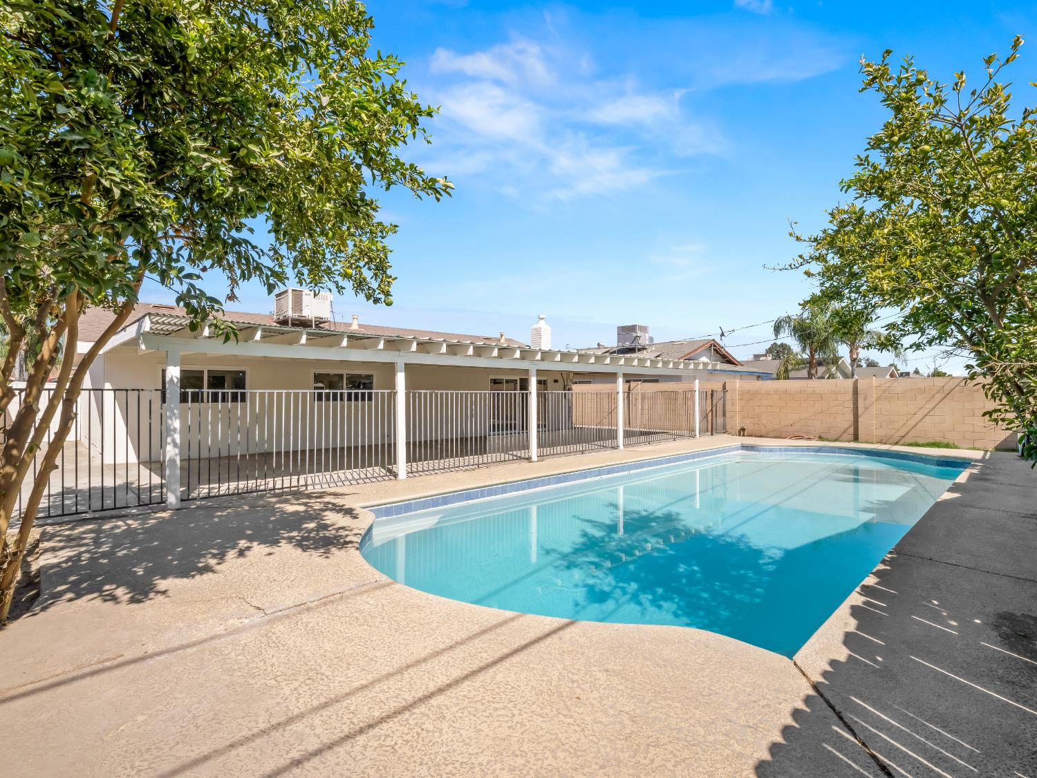 2219 Goldridge St, Selma, CA 93662