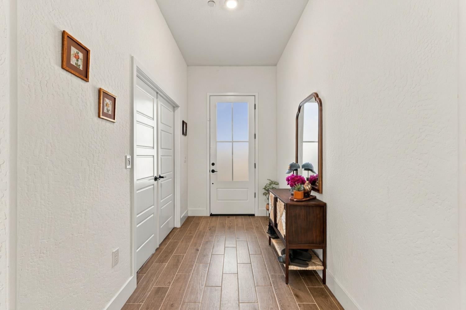 2232 N Russell Ave, Clovis, CA 93619