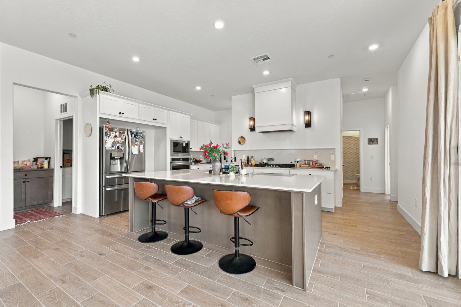 2232 N Russell Ave, Clovis, CA 93619