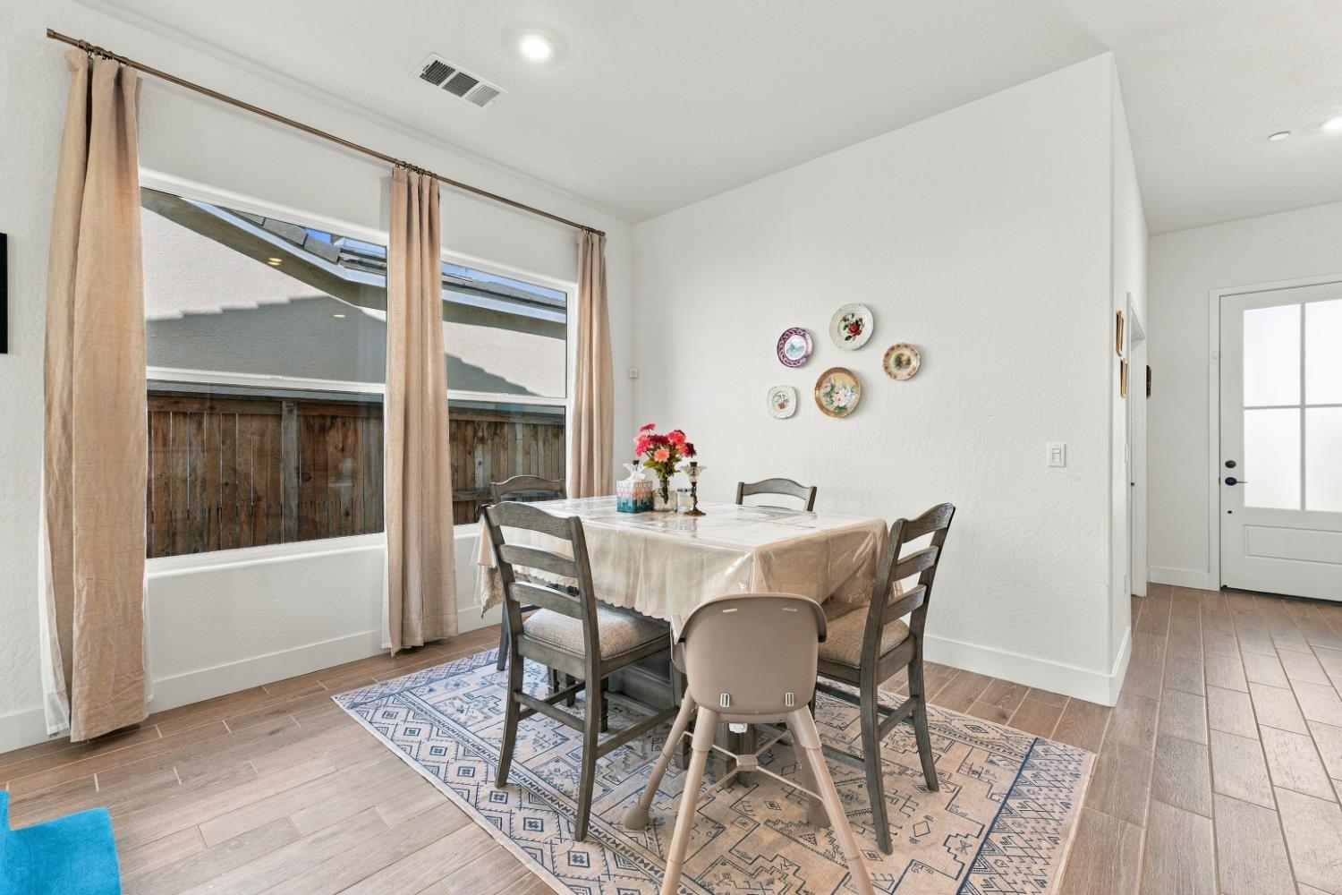 2232 N Russell Ave, Clovis, CA 93619