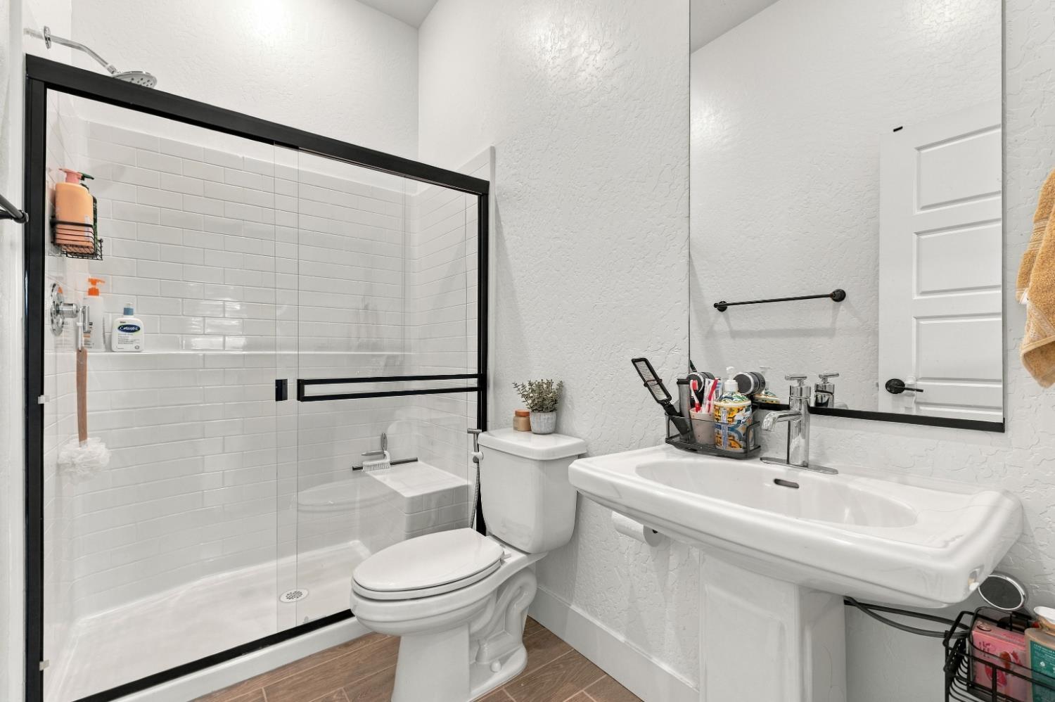 2232 N Russell Ave, Clovis, CA 93619
