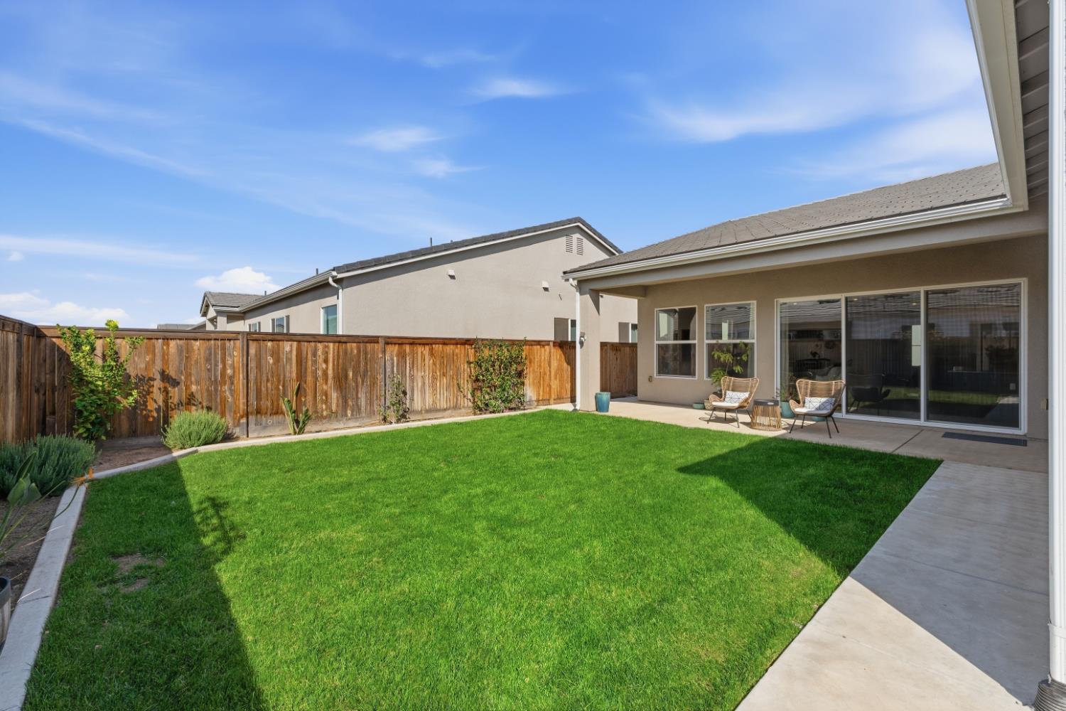2232 N Russell Ave, Clovis, CA 93619