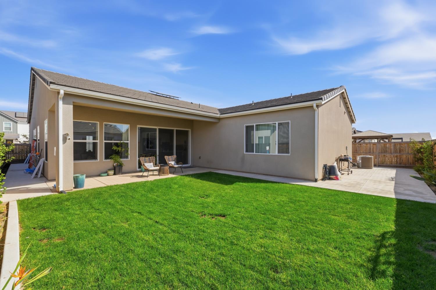 2232 N Russell Ave, Clovis, CA 93619