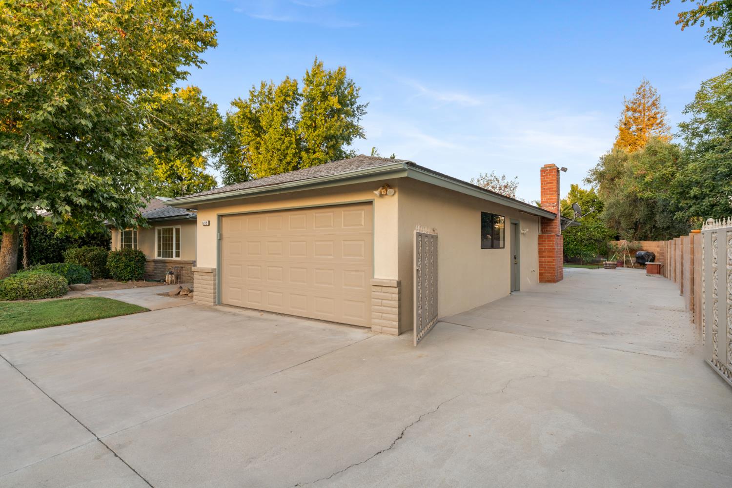 6212 N Feland Ave, Fresno, CA 93711