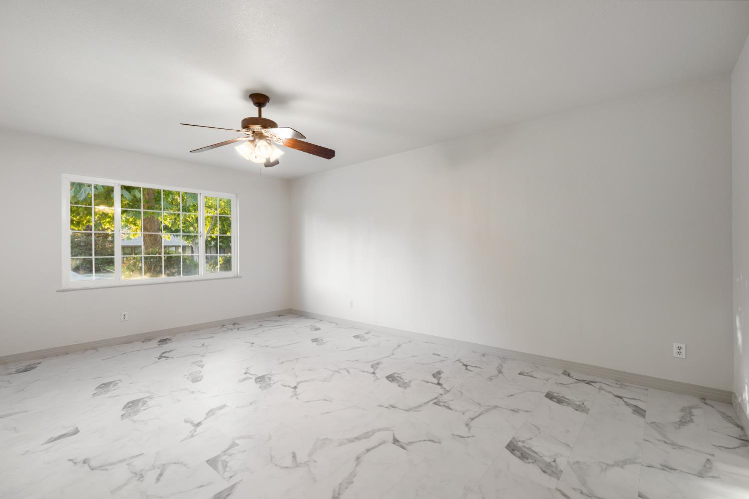 6212 N Feland Ave, Fresno, CA 93711