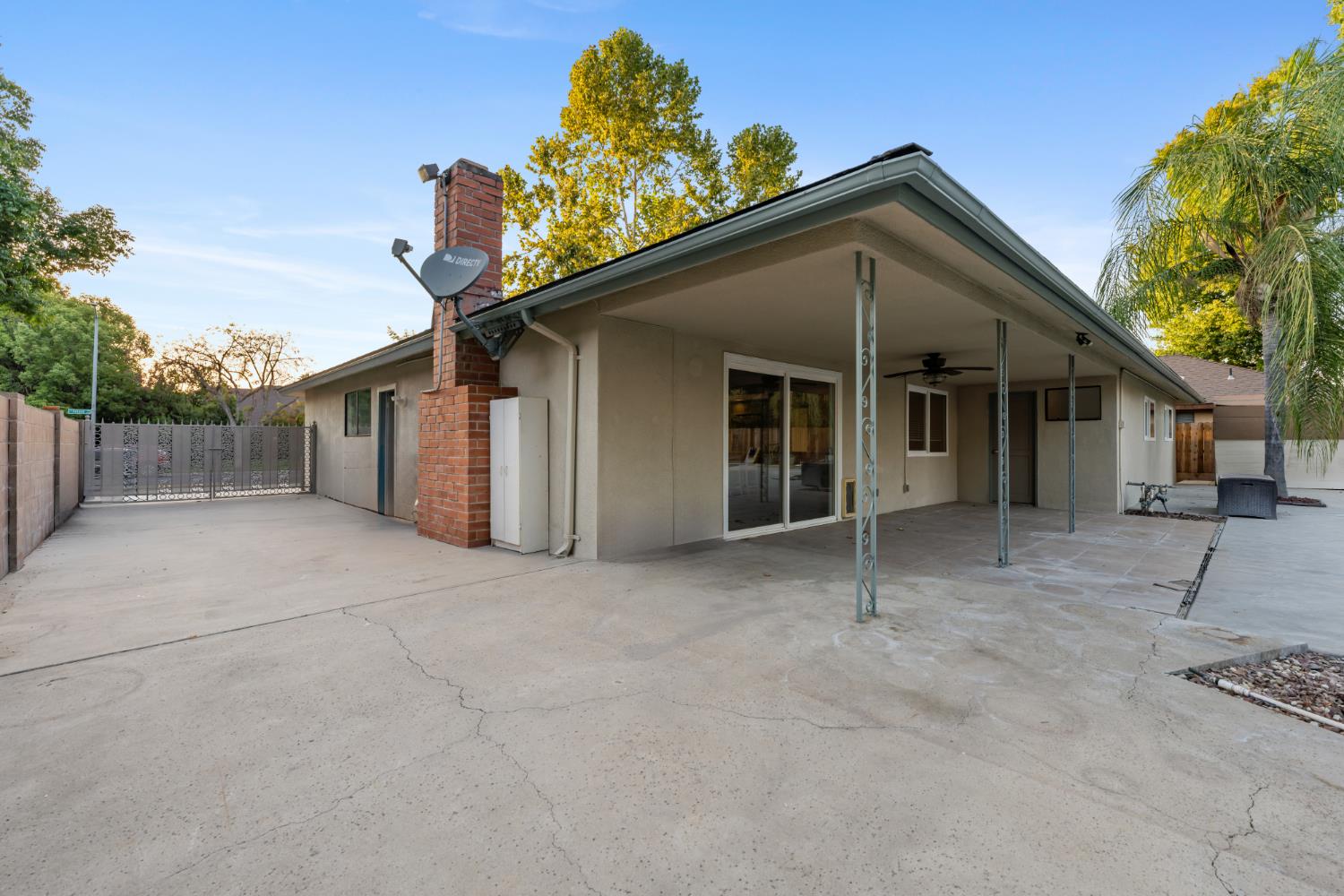 6212 N Feland Ave, Fresno, CA 93711
