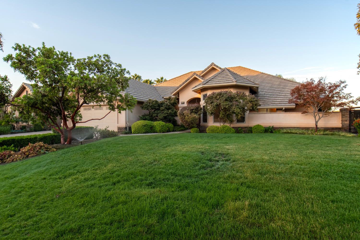 4550 N Waterside Dr, Clovis, CA 93619