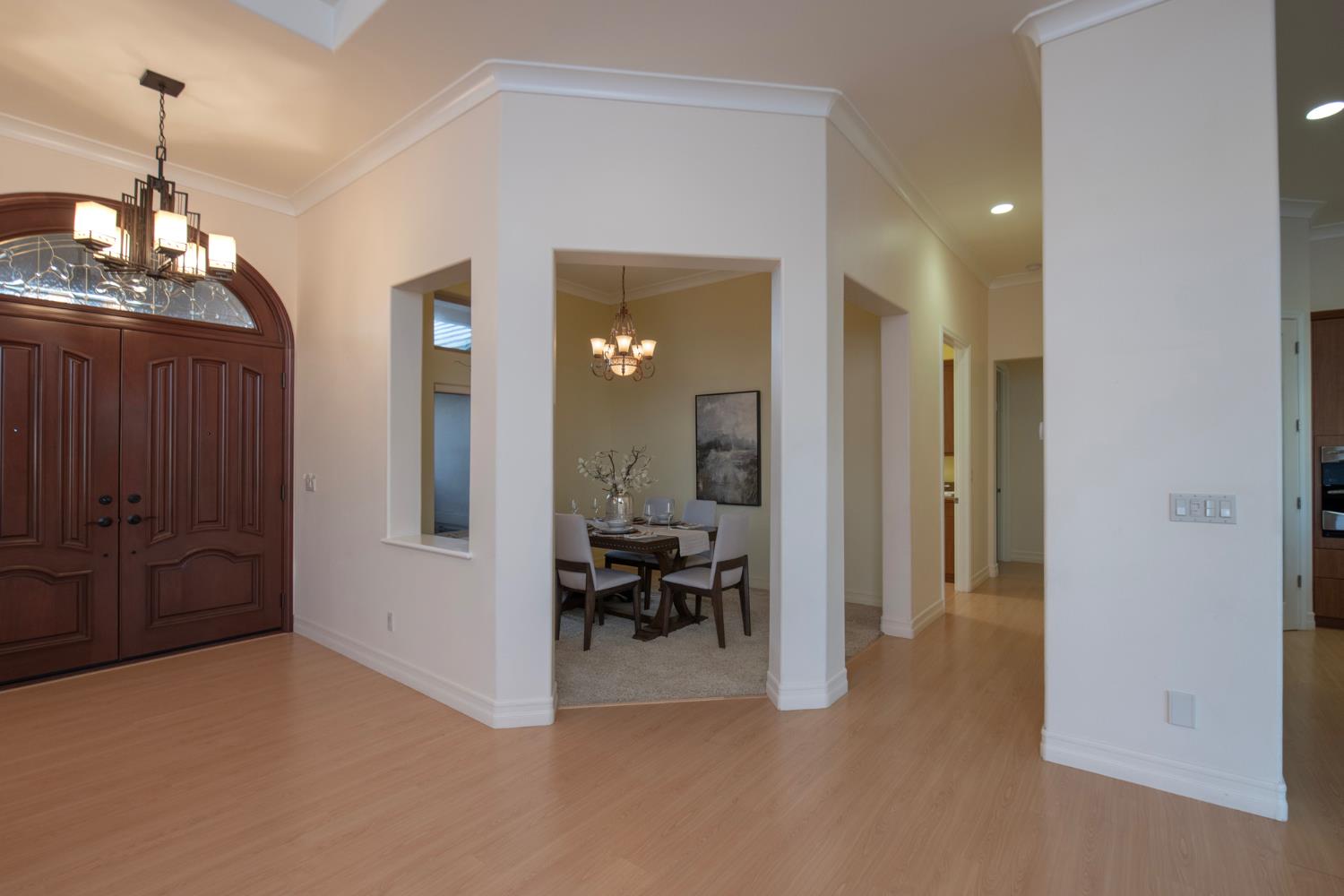 4550 N Waterside Dr, Clovis, CA 93619