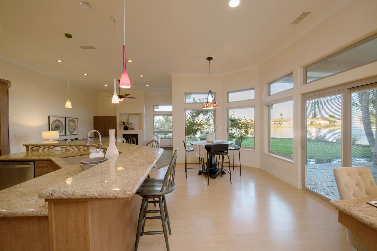 4550 N Waterside Dr, Clovis, CA 93619