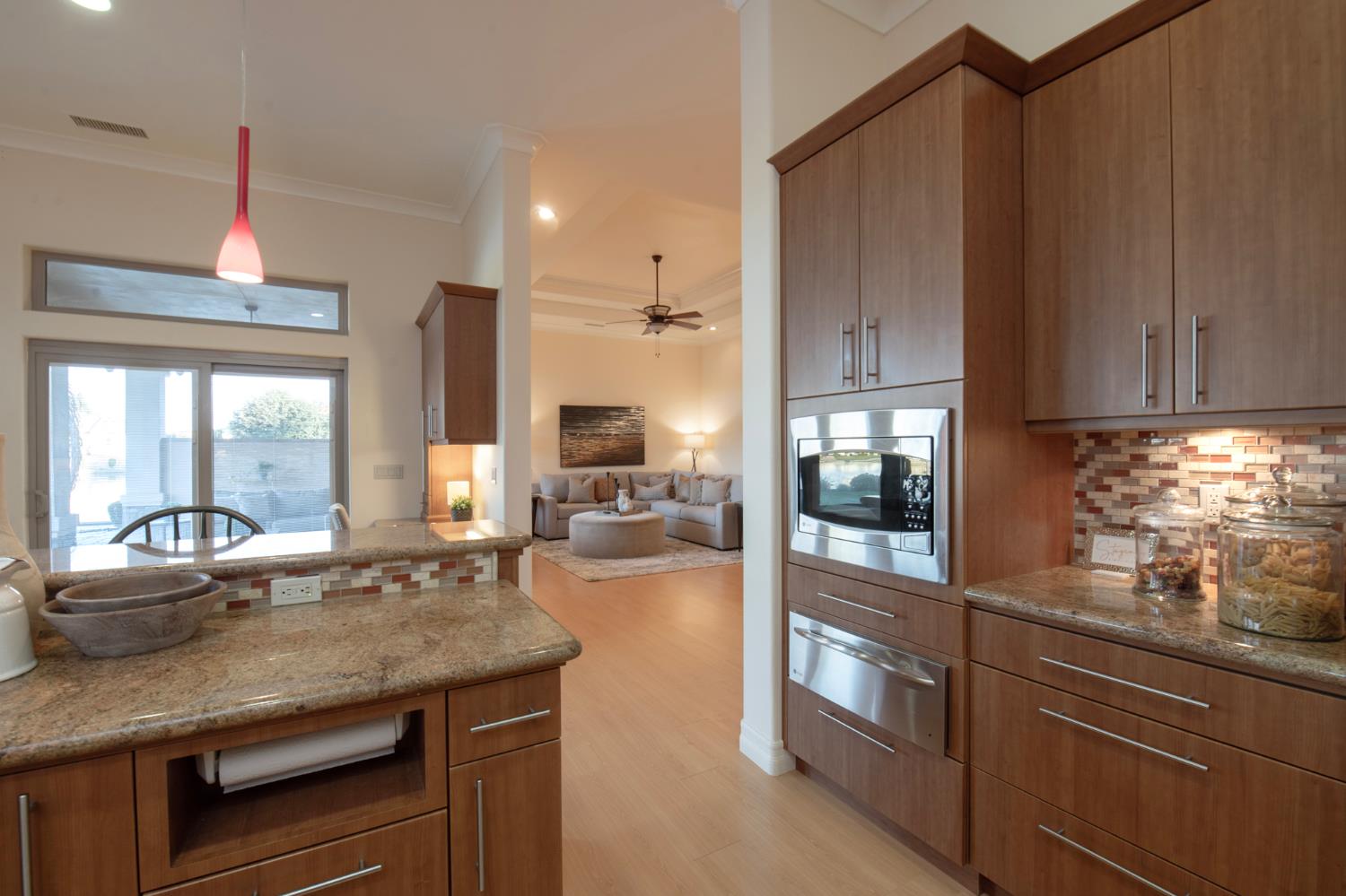 4550 N Waterside Dr, Clovis, CA 93619