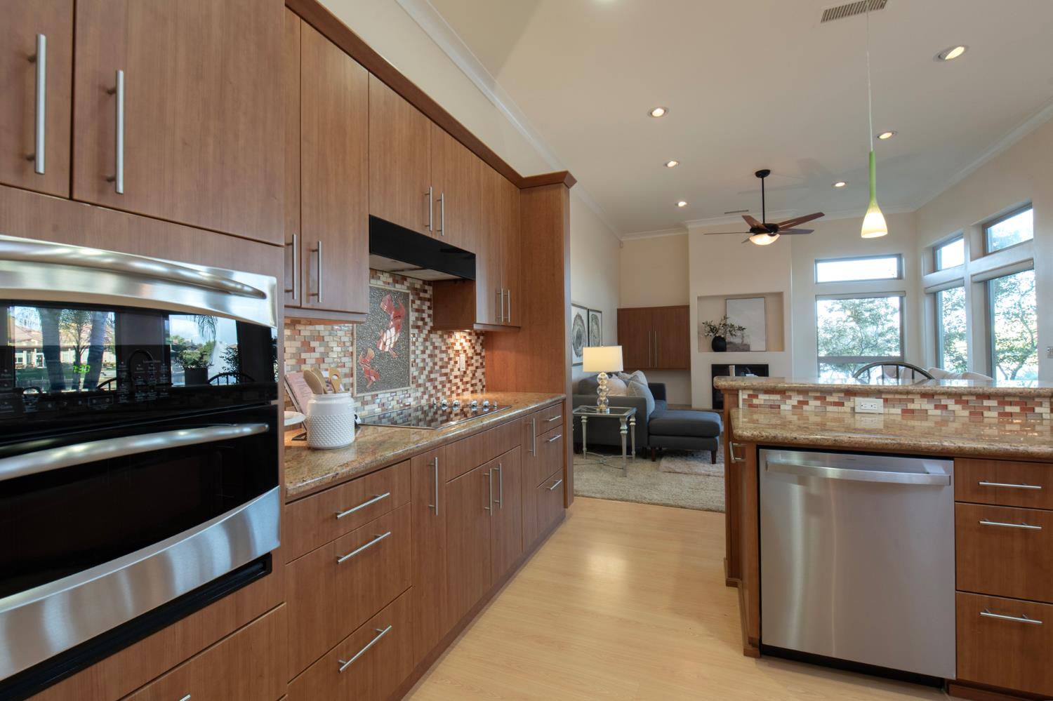 4550 N Waterside Dr, Clovis, CA 93619