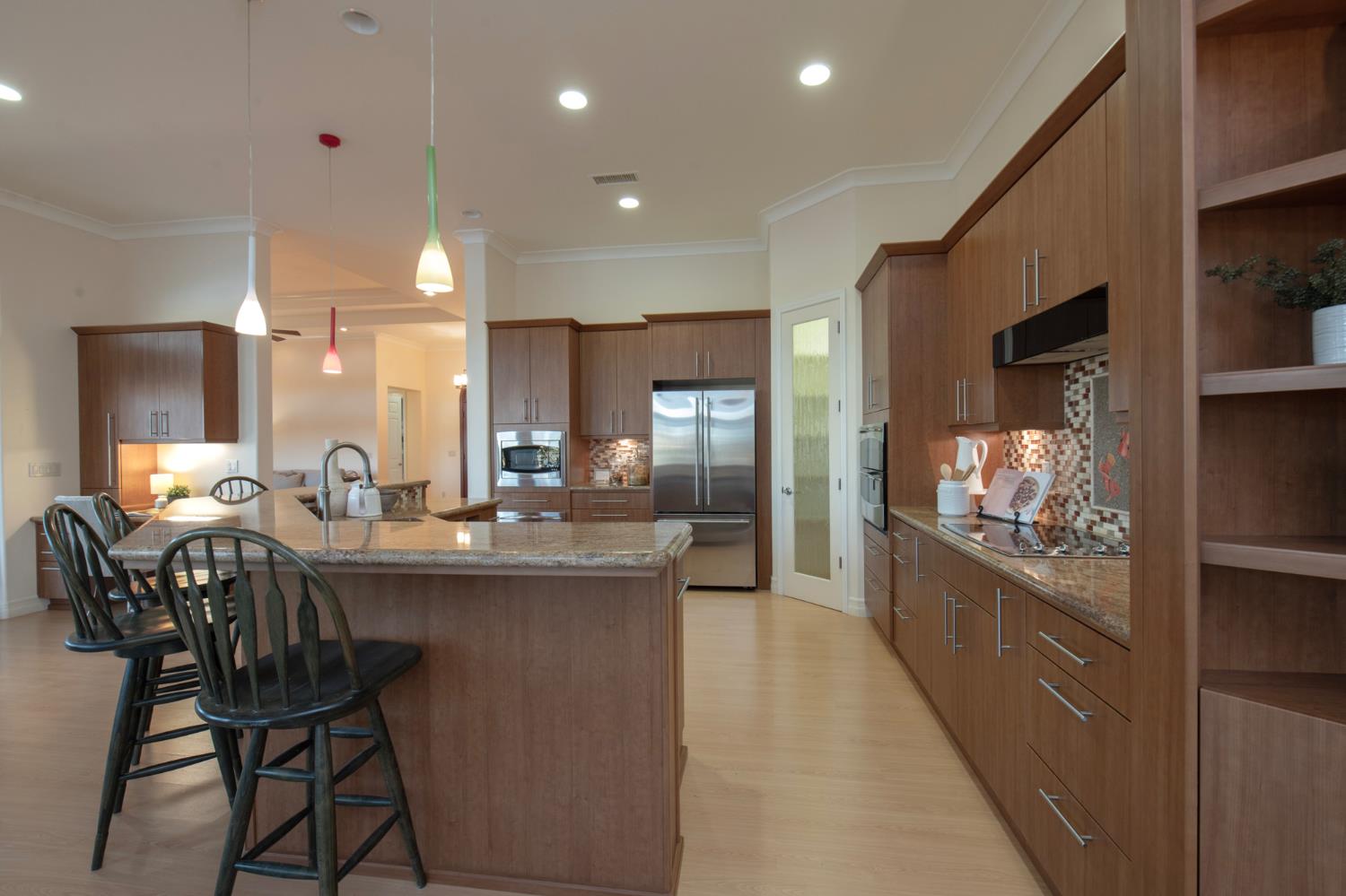 4550 N Waterside Dr, Clovis, CA 93619