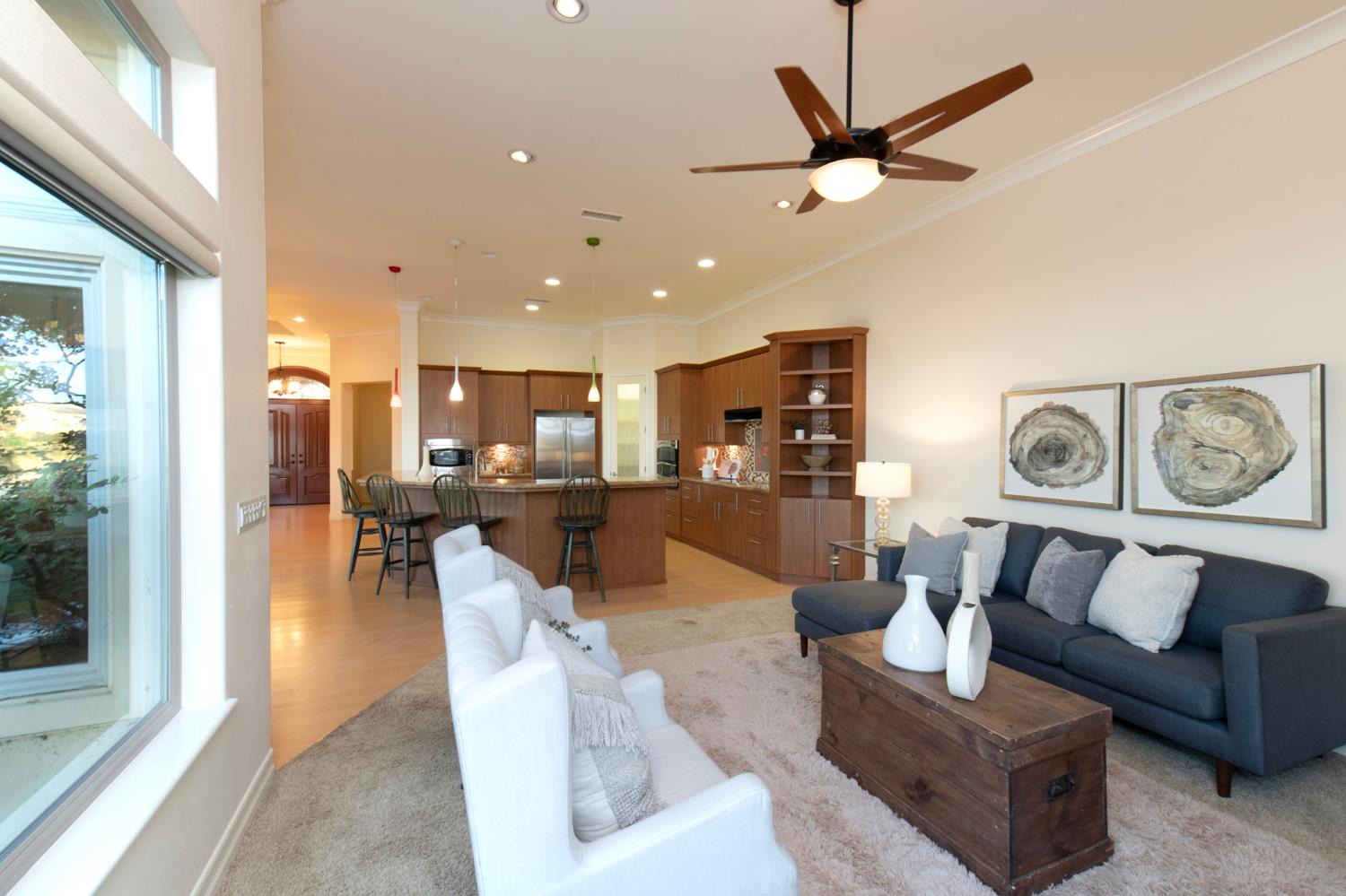4550 N Waterside Dr, Clovis, CA 93619