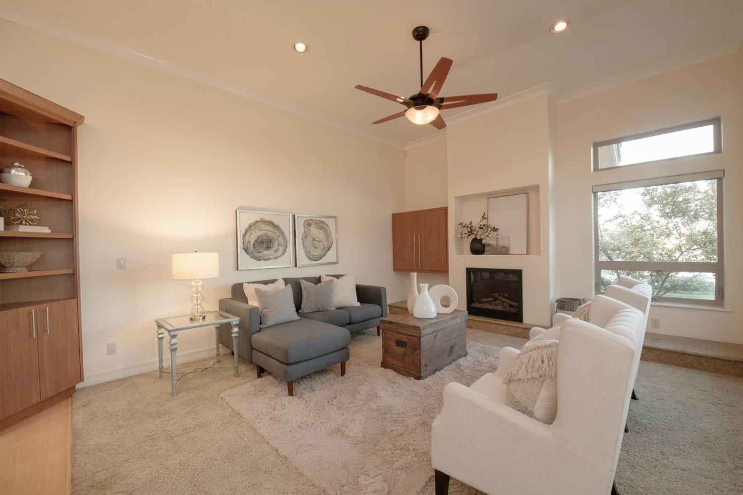 4550 N Waterside Dr, Clovis, CA 93619