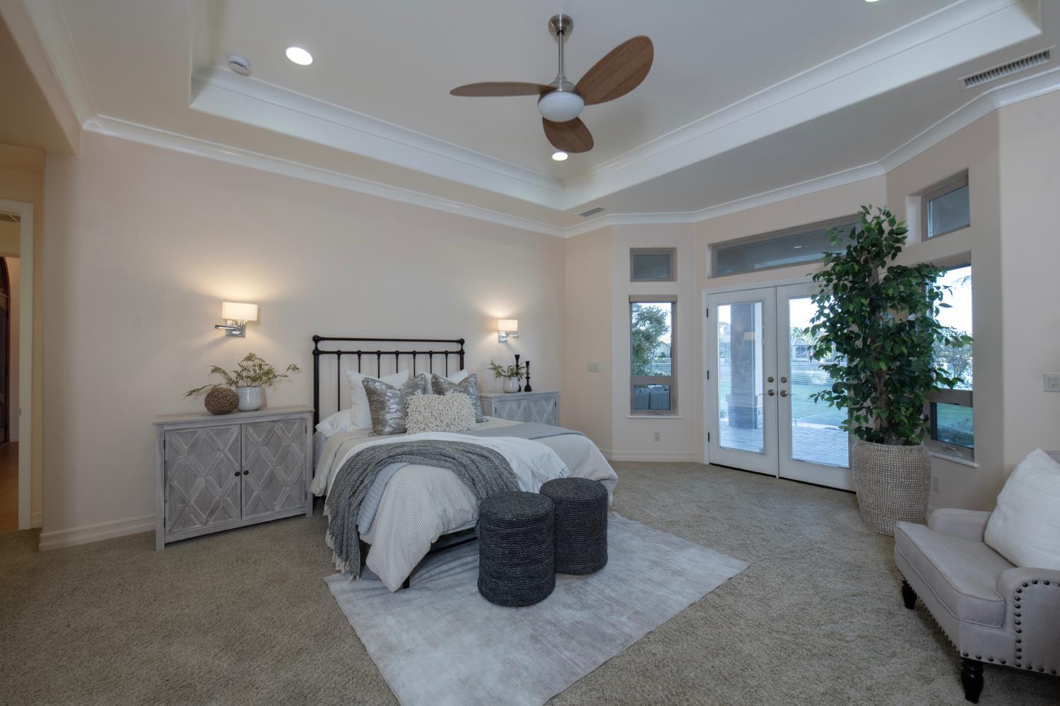 4550 N Waterside Dr, Clovis, CA 93619