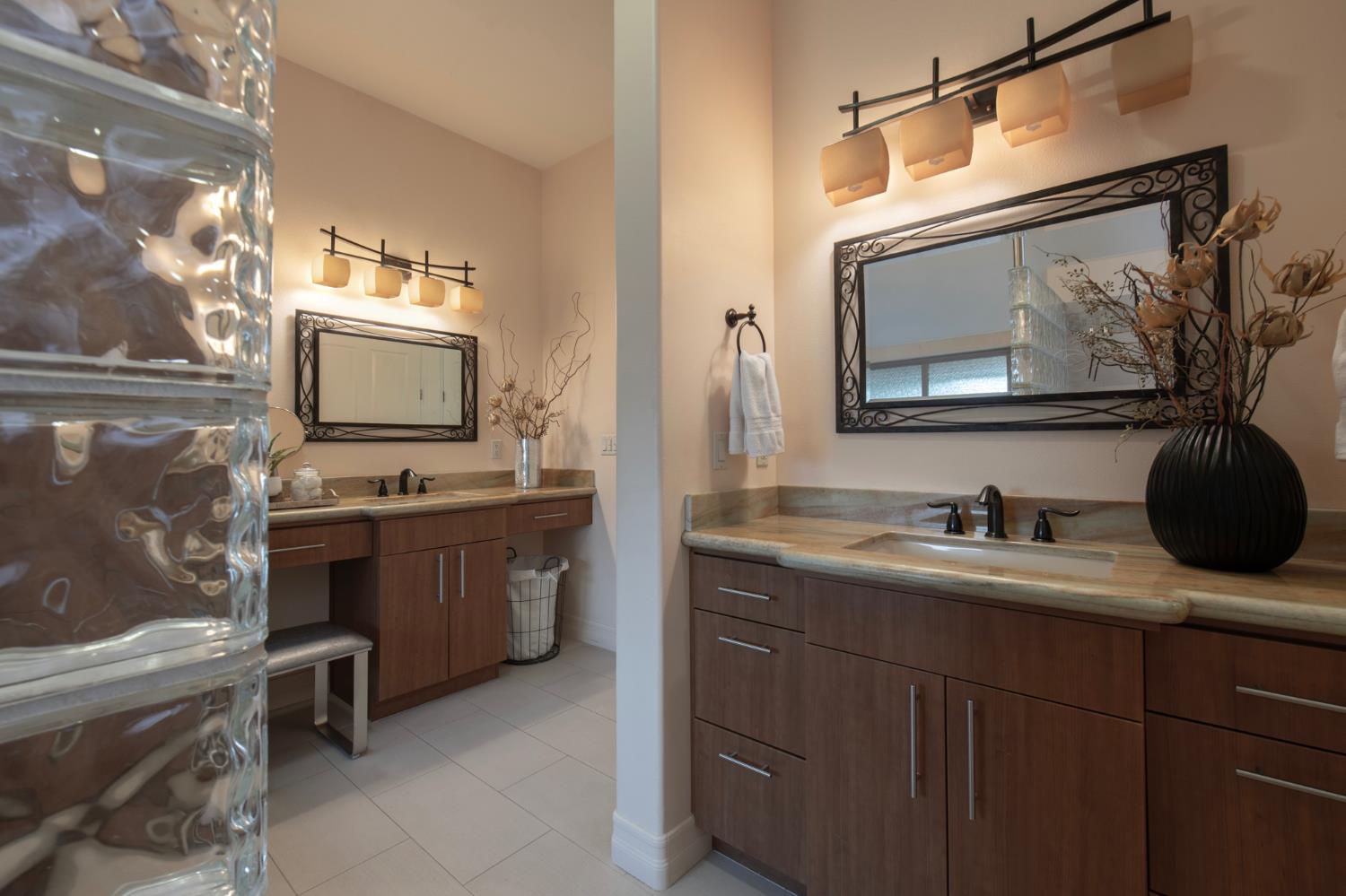 4550 N Waterside Dr, Clovis, CA 93619