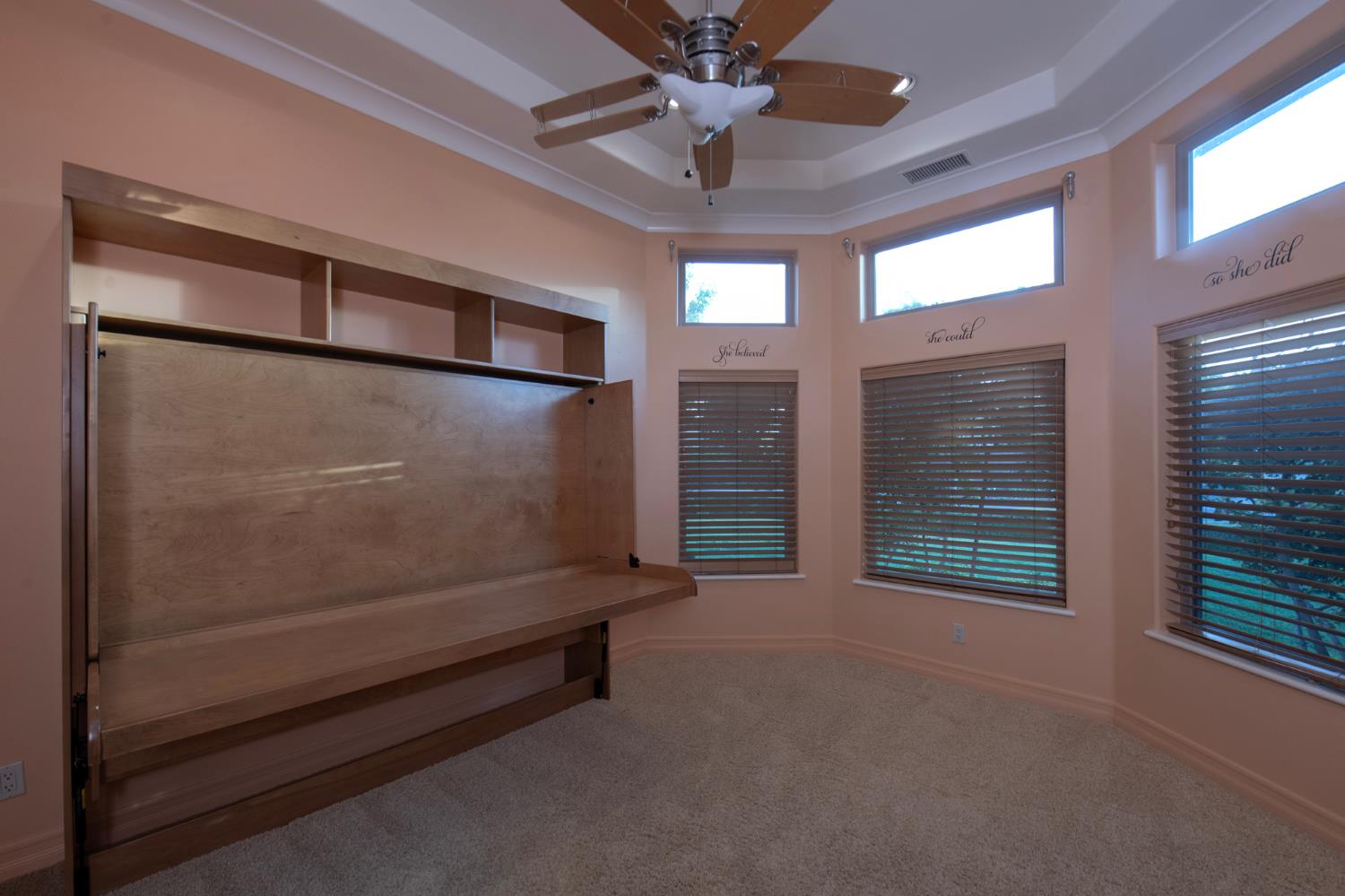 4550 N Waterside Dr, Clovis, CA 93619