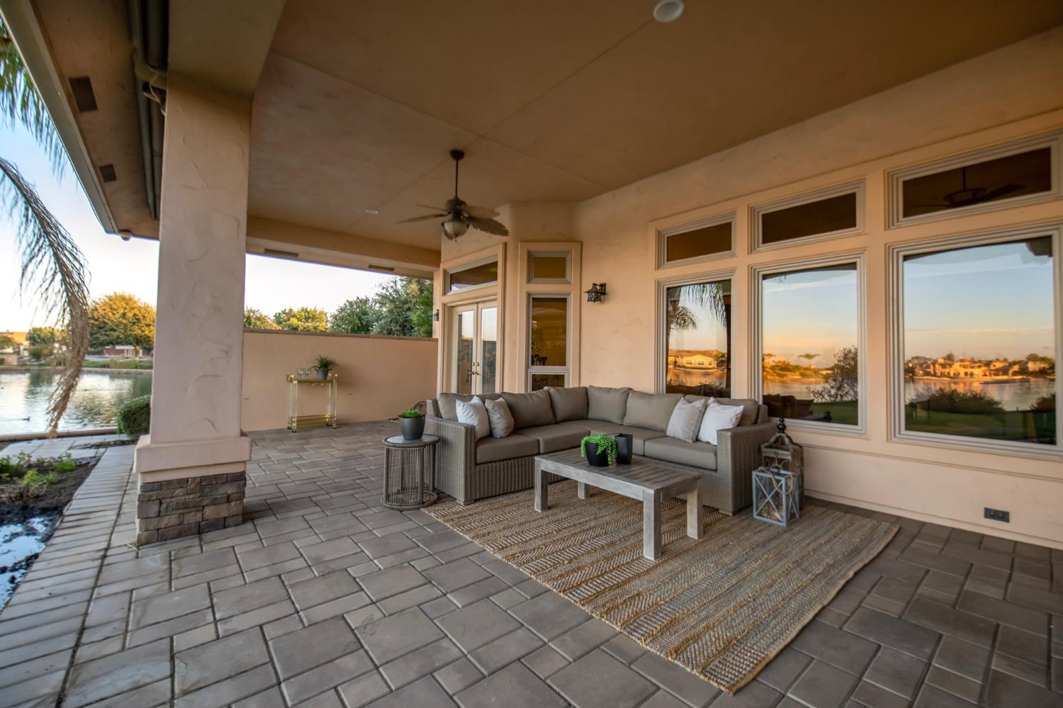 4550 N Waterside Dr, Clovis, CA 93619
