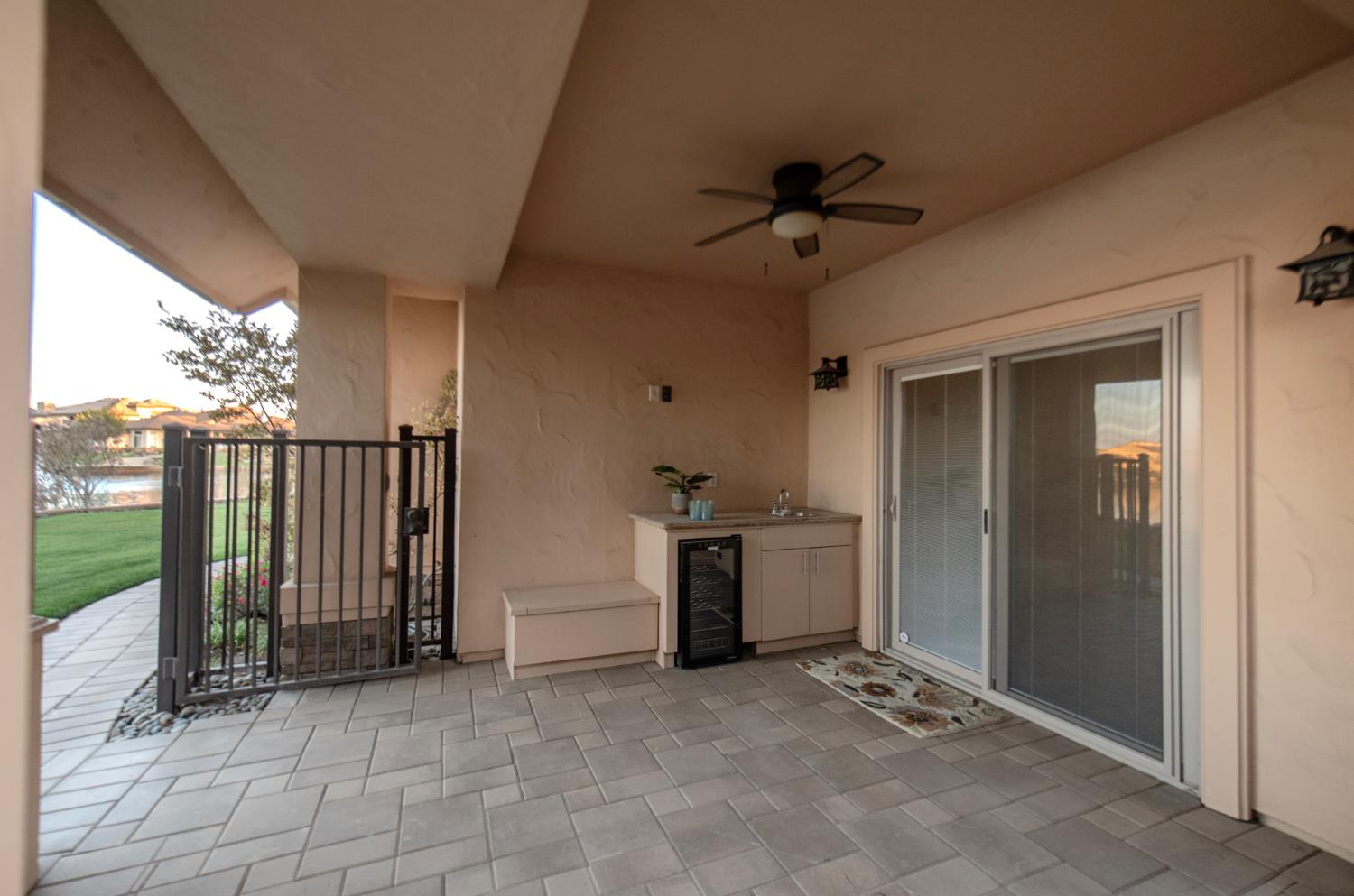 4550 N Waterside Dr, Clovis, CA 93619