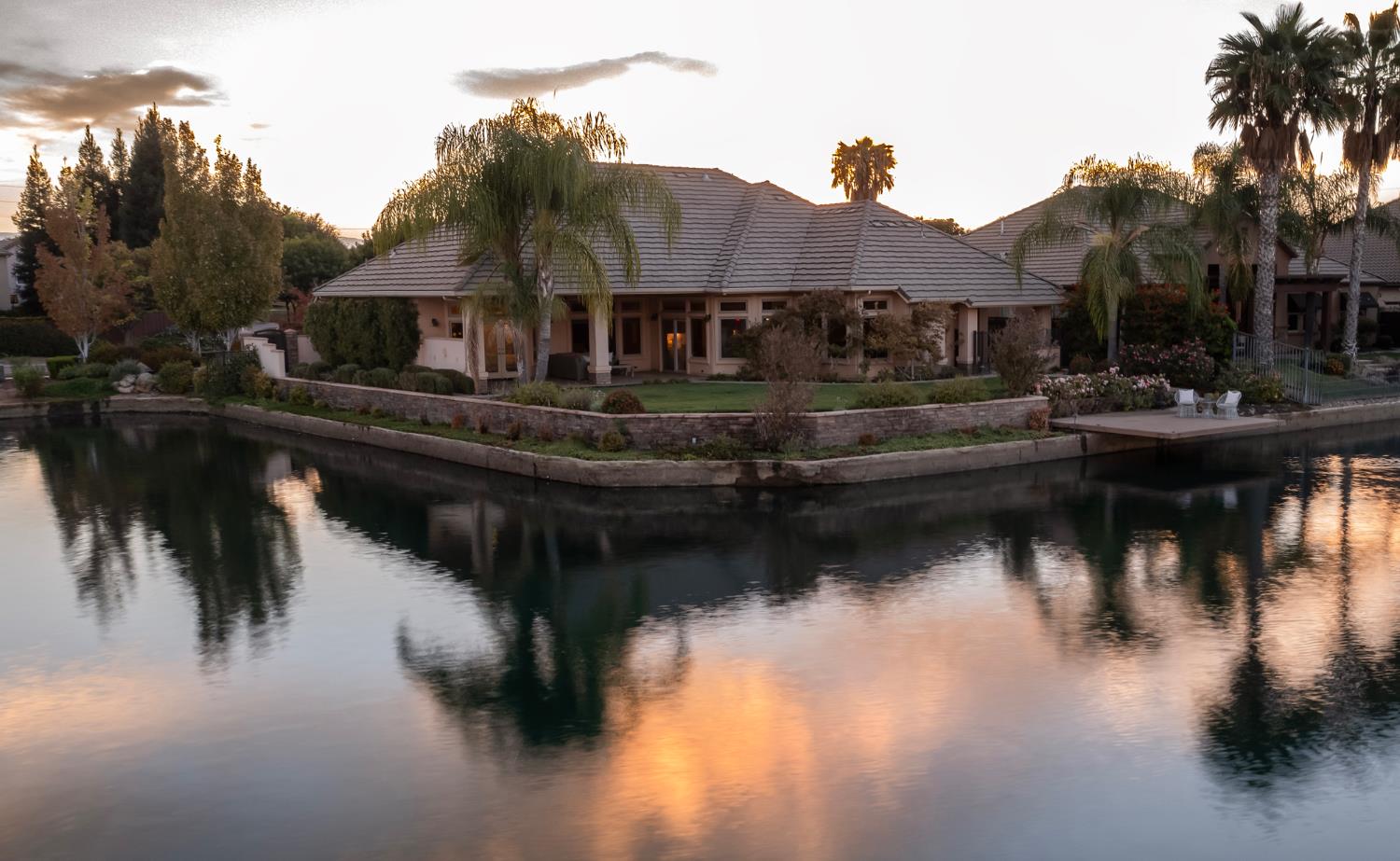 4550 N Waterside Dr, Clovis, CA 93619