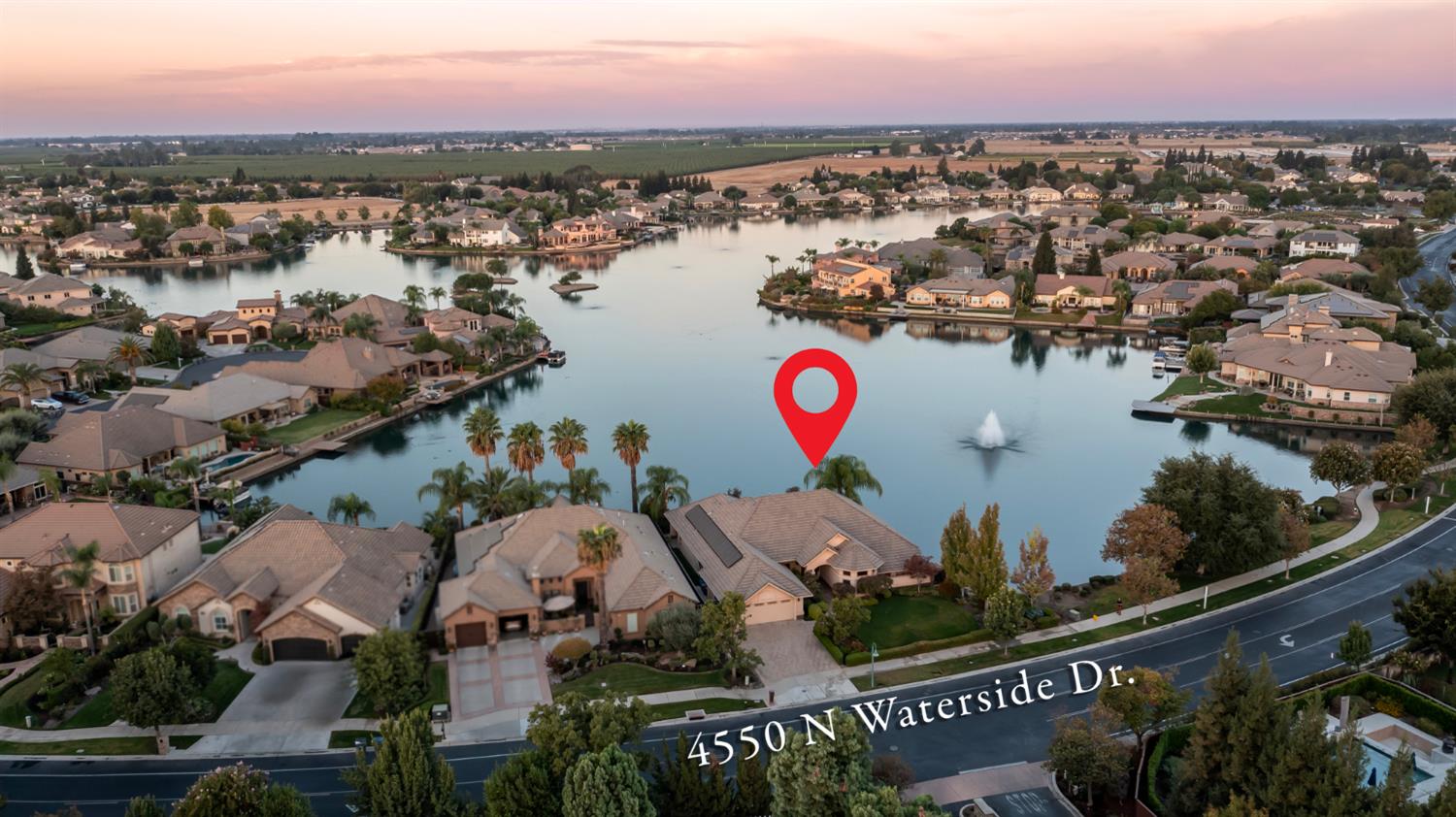 4550 N Waterside Dr, Clovis, CA 93619