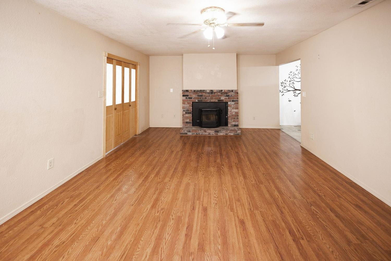 3585 Sunnyside Ave, Clovis, CA 93611