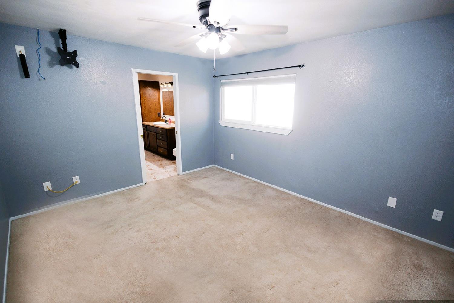 3585 Sunnyside Ave, Clovis, CA 93611