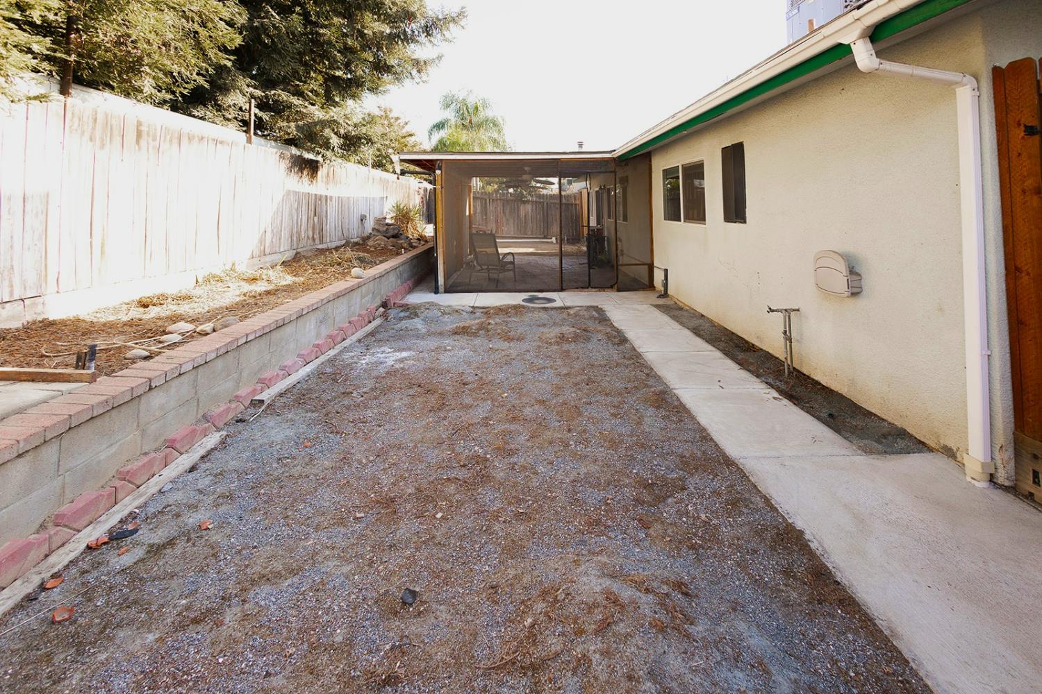 3585 Sunnyside Ave, Clovis, CA 93611