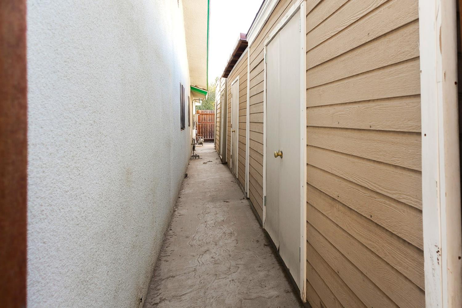 3585 Sunnyside Ave, Clovis, CA 93611