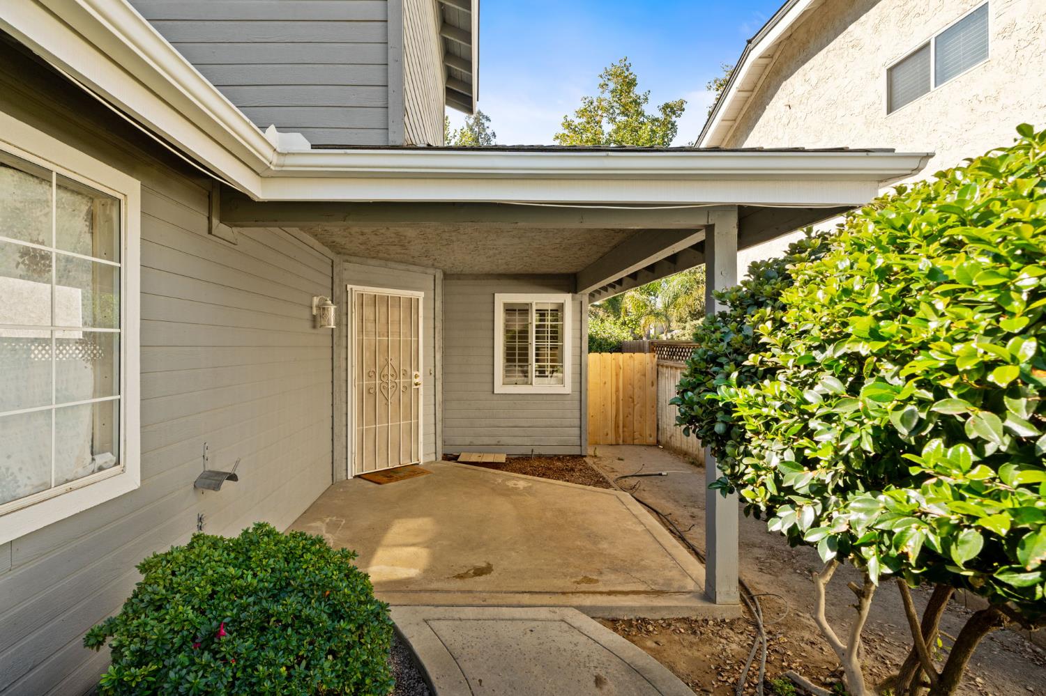 757 E Robin Ln, Fresno, CA 93730