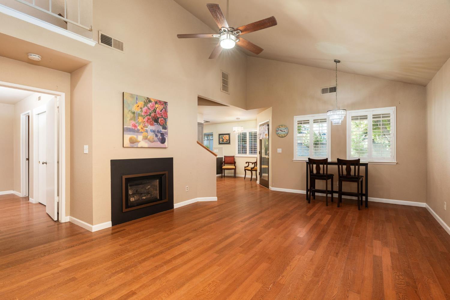 757 E Robin Ln, Fresno, CA 93730