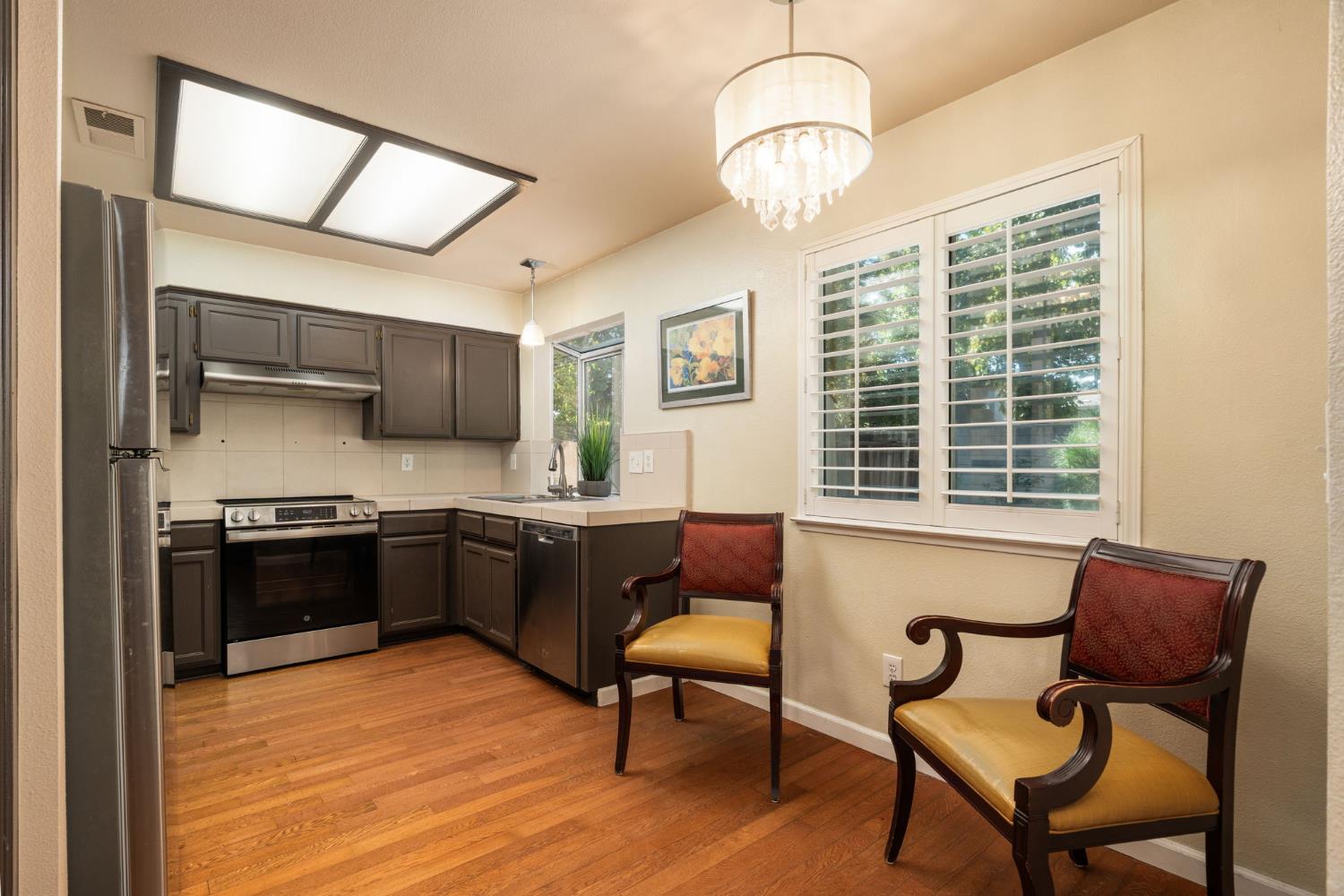 757 E Robin Ln, Fresno, CA 93730