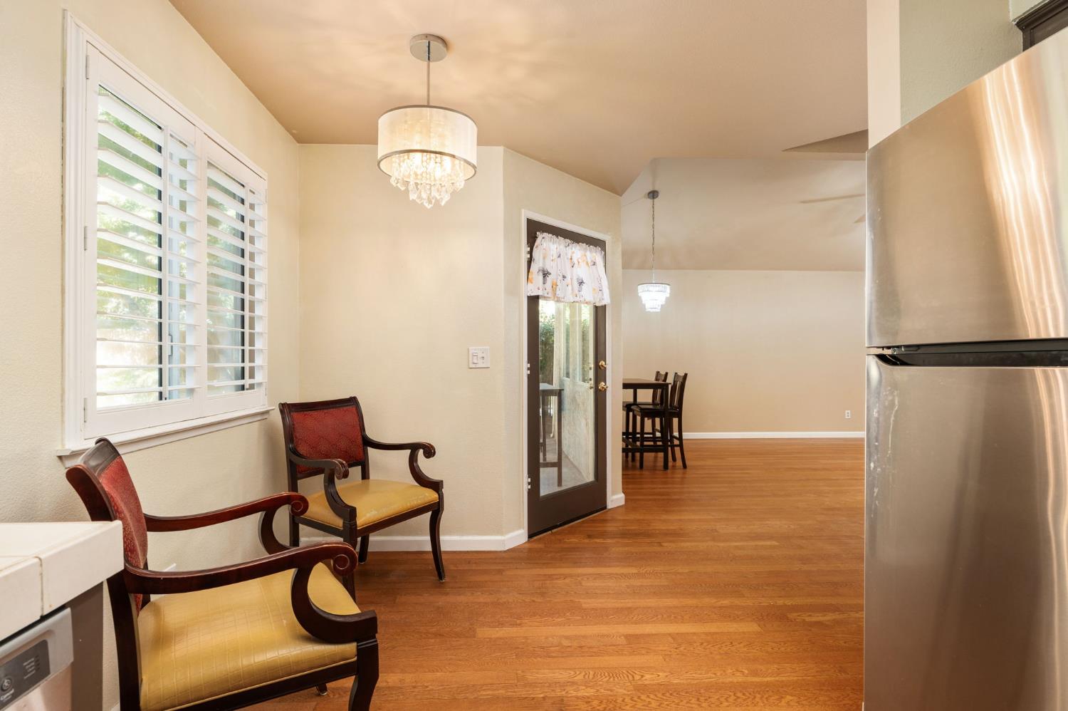 757 E Robin Ln, Fresno, CA 93730