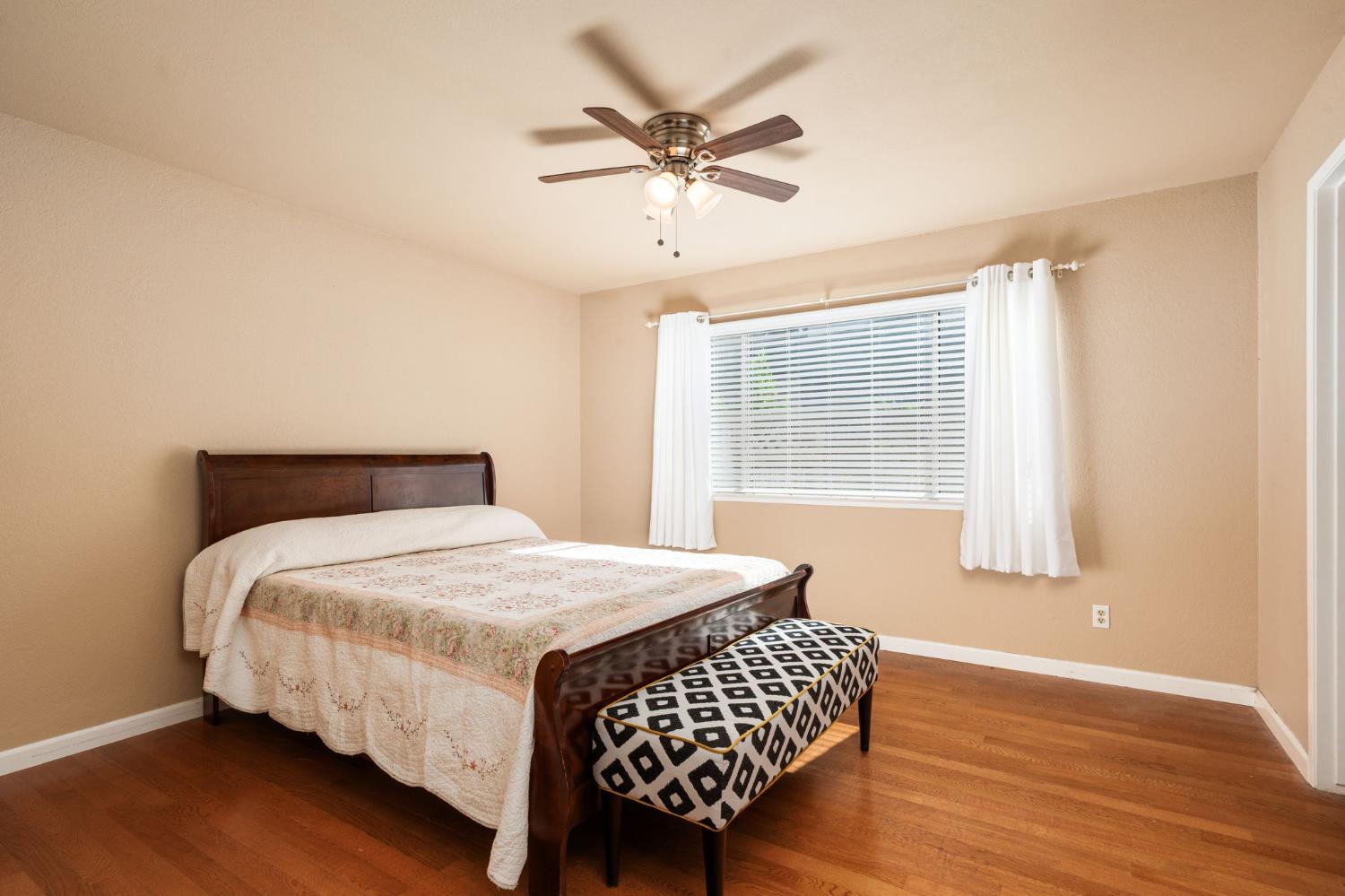 757 E Robin Ln, Fresno, CA 93730