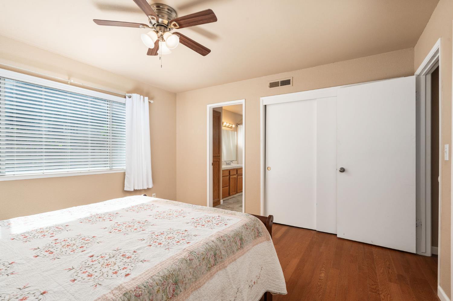 757 E Robin Ln, Fresno, CA 93730