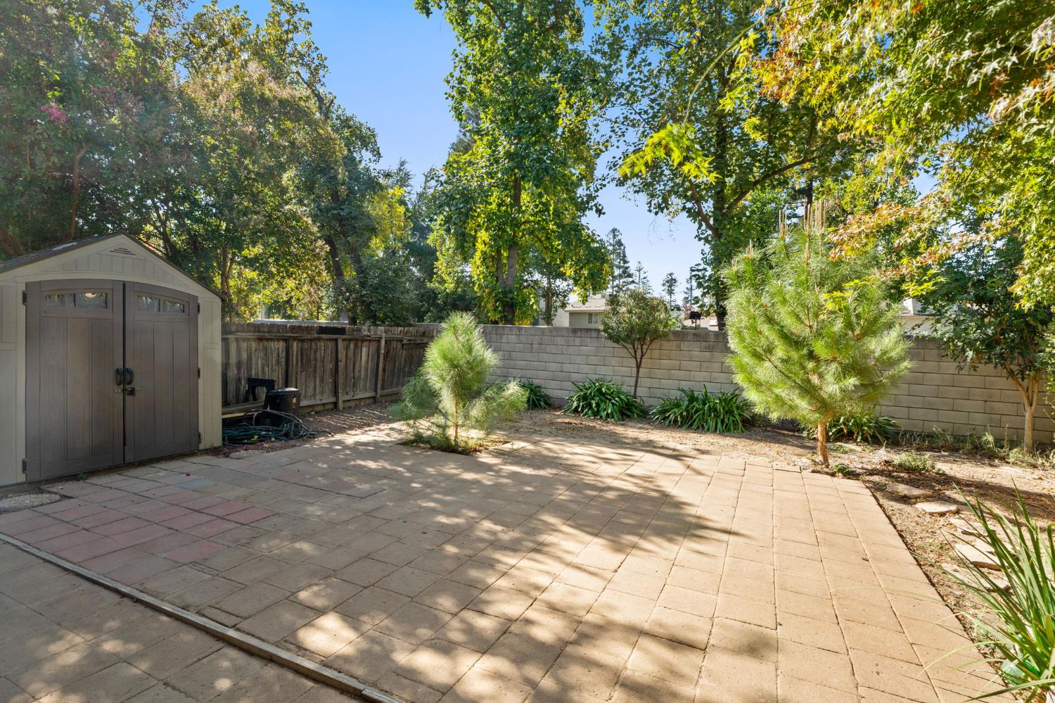 757 E Robin Ln, Fresno, CA 93730