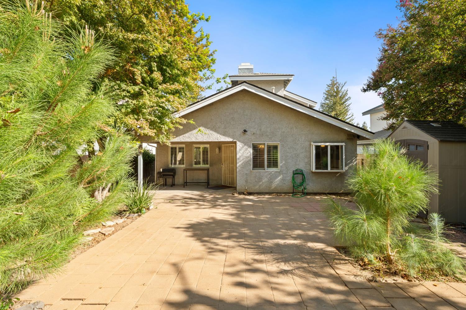 757 E Robin Ln, Fresno, CA 93730