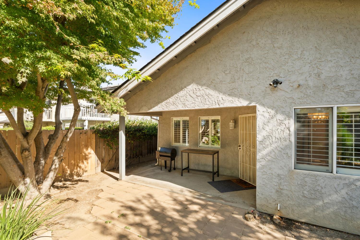 757 E Robin Ln, Fresno, CA 93730