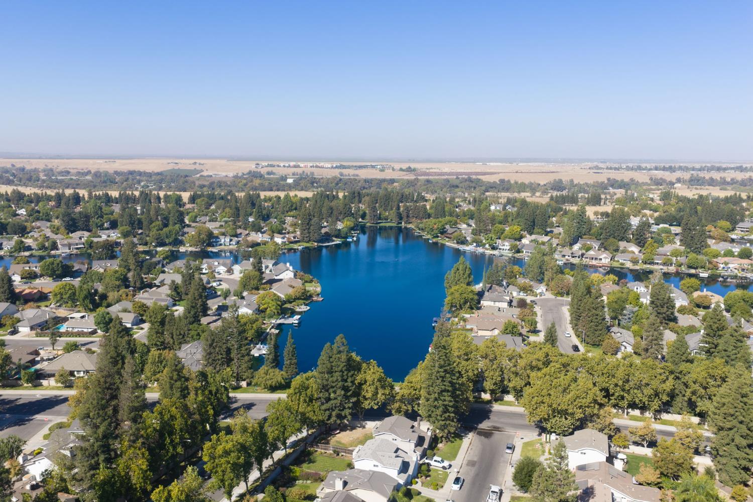 757 E Robin Ln, Fresno, CA 93730