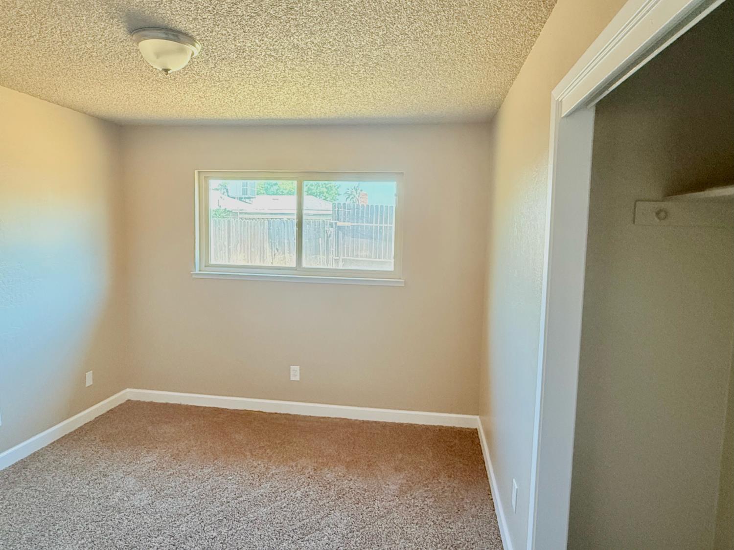 1850 W Donner Ave, Fresno, CA 93705
