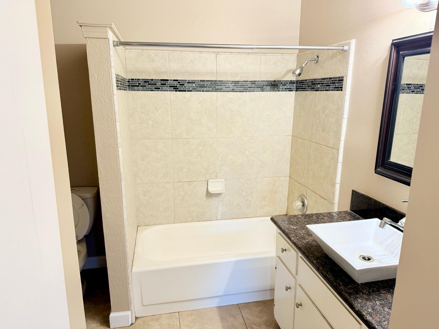 1850 W Donner Ave, Fresno, CA 93705