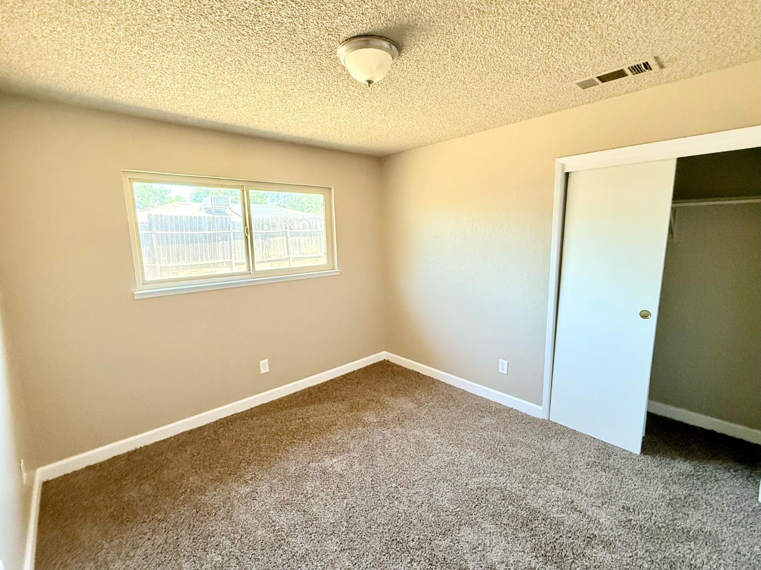 1850 W Donner Ave, Fresno, CA 93705