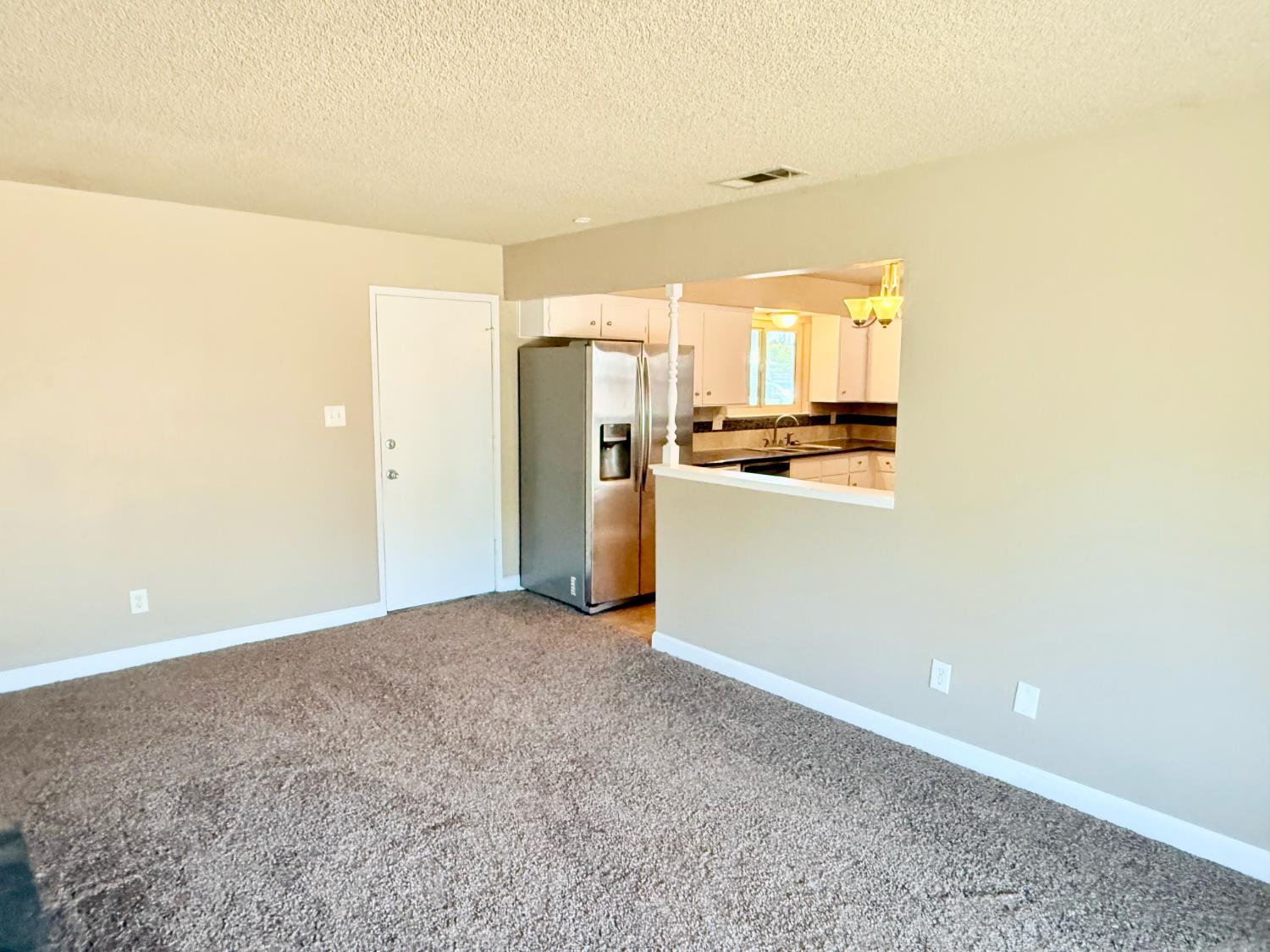 1850 W Donner Ave, Fresno, CA 93705